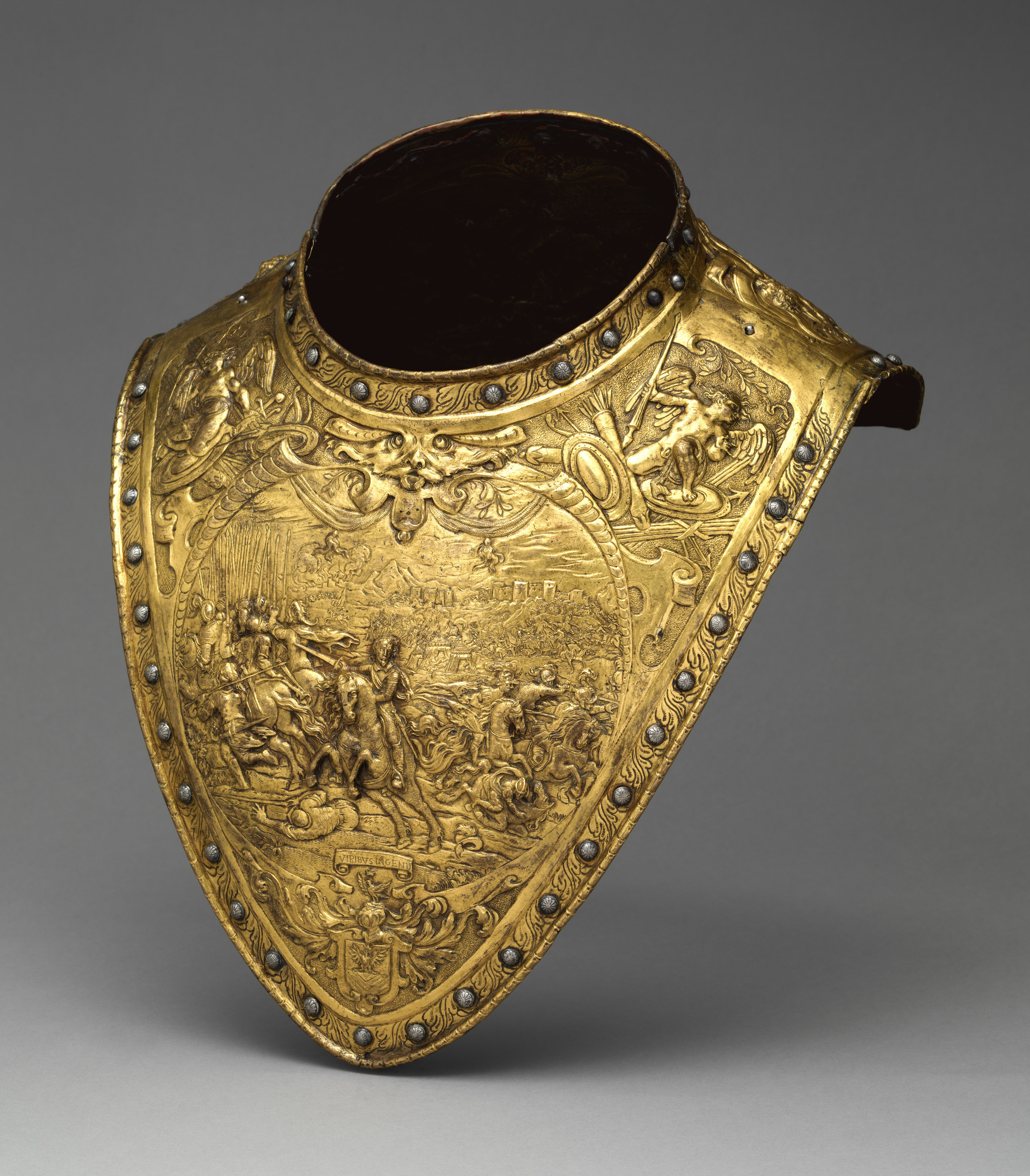 Gorget_MET_DP-12881-024.jpg