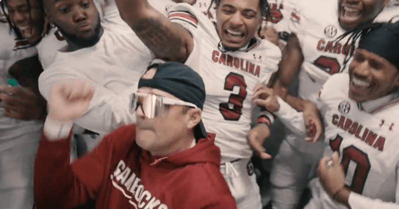 shane-beamer-wore-sunglasses-and-danced-after-beating-kentucky.png